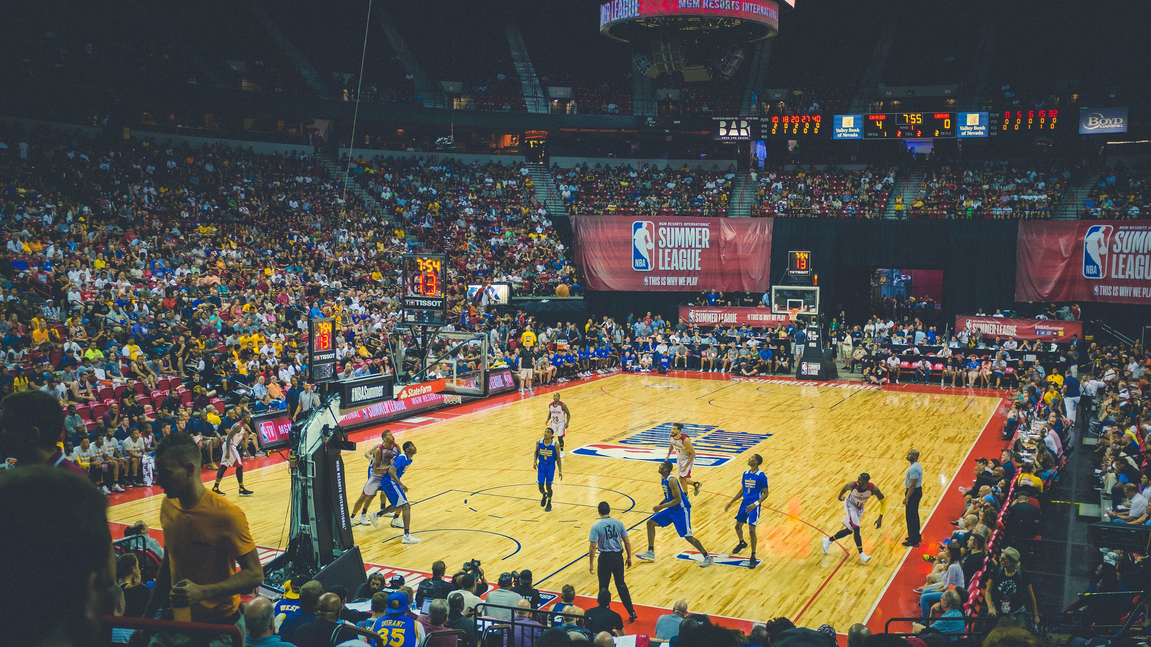 班凯罗季后赛之夜狂飙，状元新星用实力打破质疑，书写传奇篇章