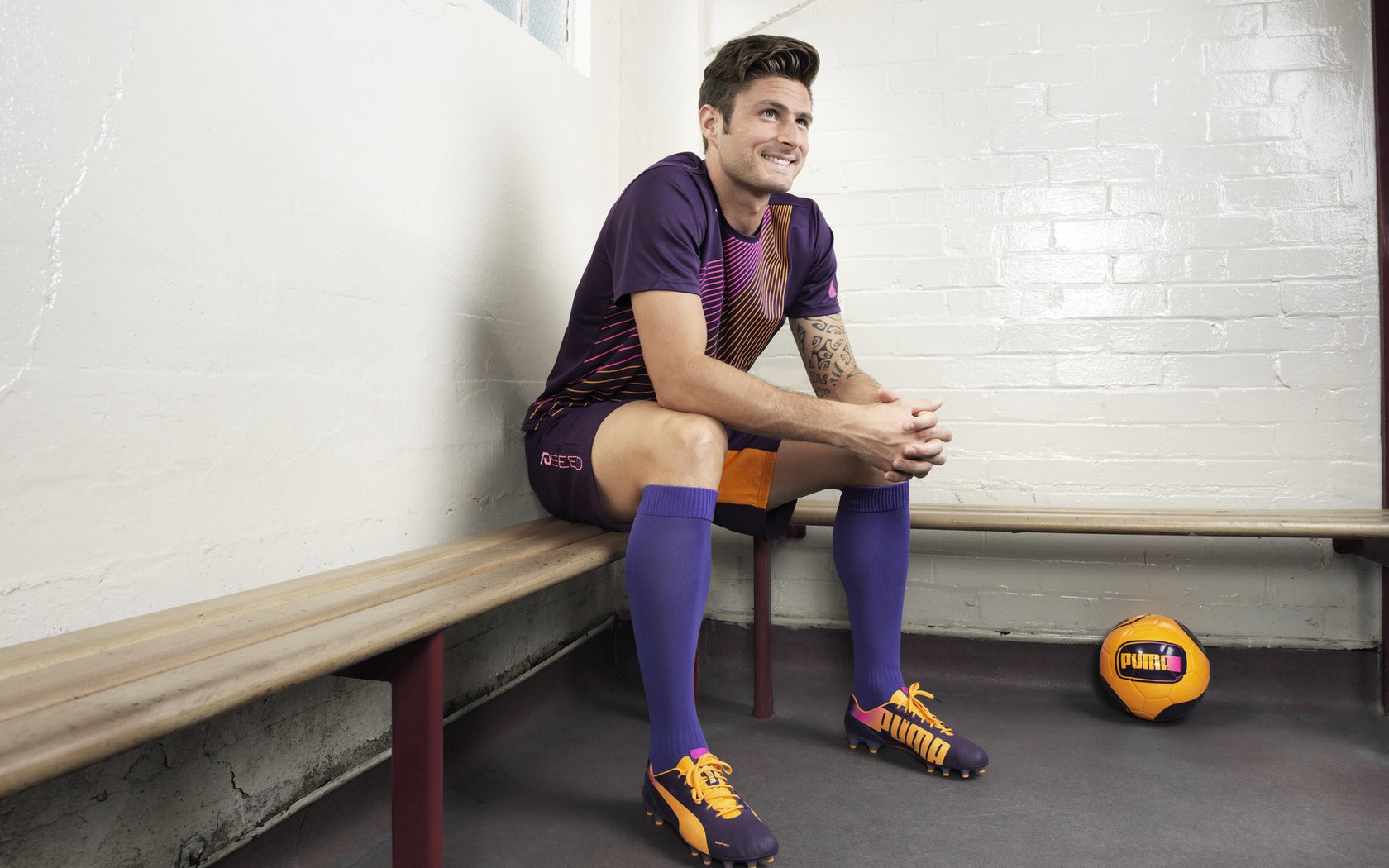 南美逆袭VS亚洲天花板，一场3-0如何撕碎百年足球幻觉？德里赫特载入史册之夜，欧洲体系再证霸权