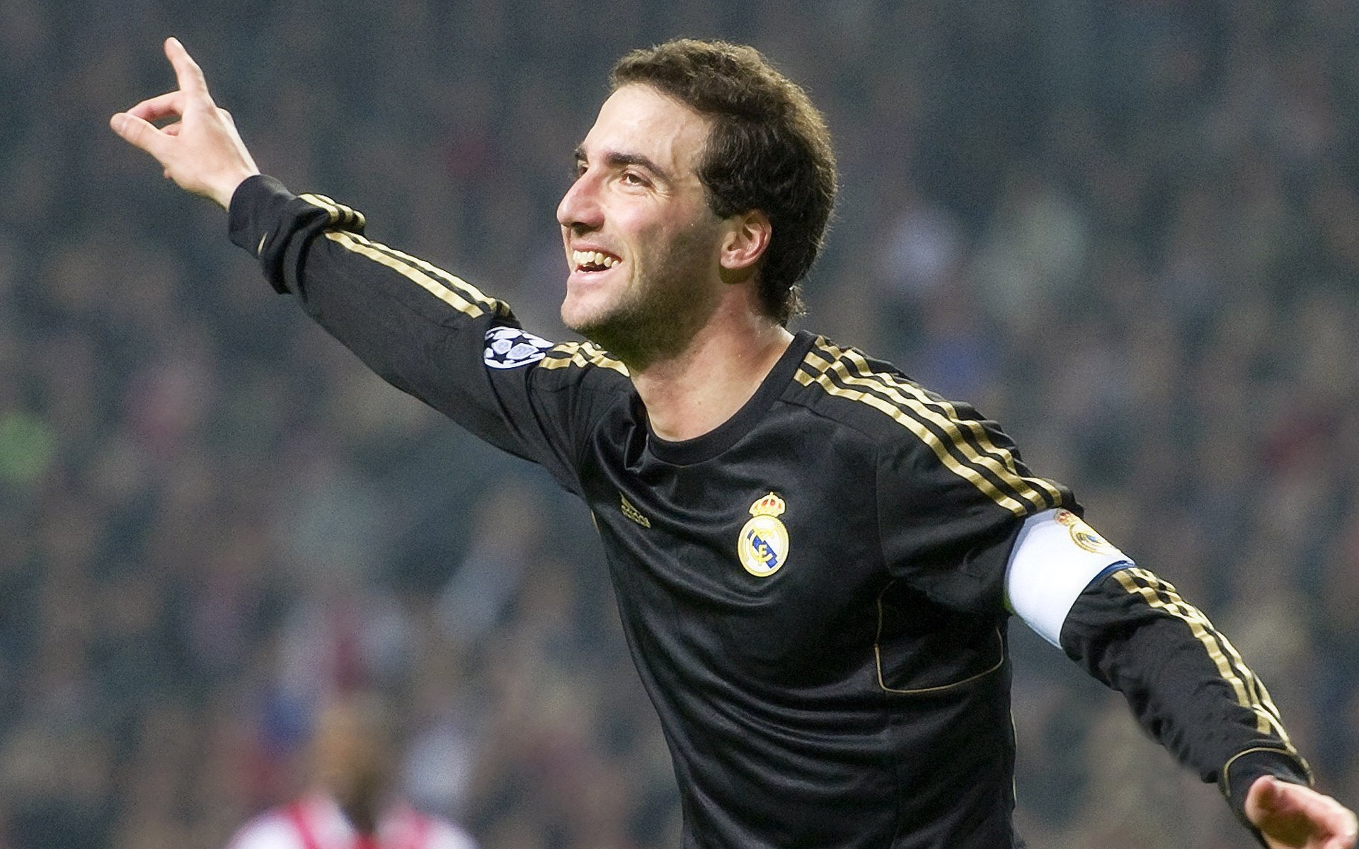 从地狱到天堂,基耶萨狂奔半场后的救赎之战